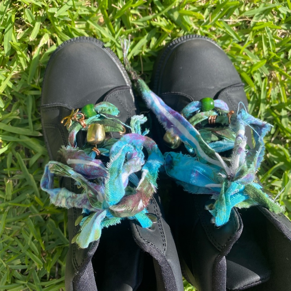 Black Platform Boots with Turquoise Multi-Color Laces - Picture 4 of 7
